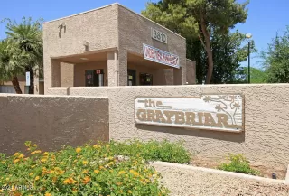 Photo #2: 6668944 Listing