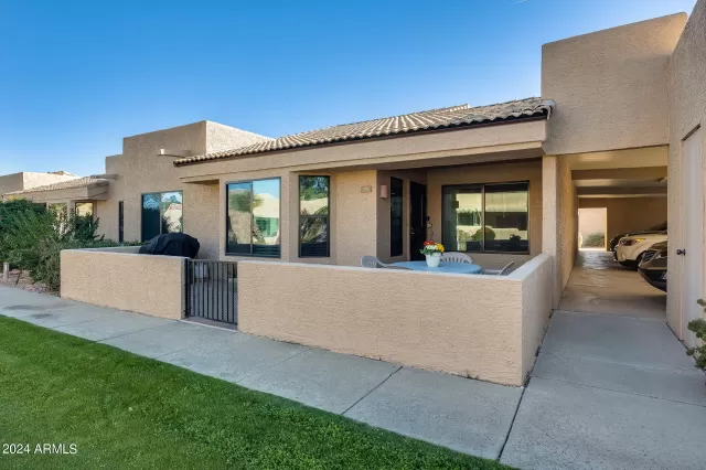 MLS: 6669068 Condo For Sale