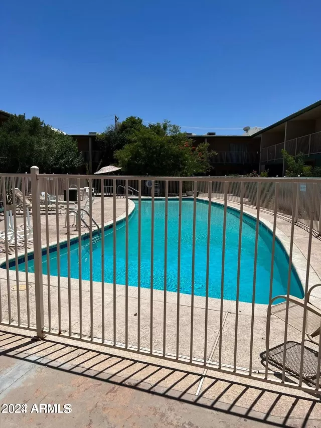 MLS: 6669079 Condo For Sale