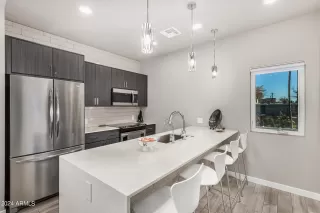 More Details about MLS # 6669126 : 2727 E THOMAS ROAD#12