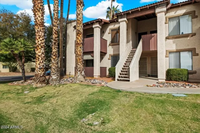 MLS: 6669133 Condo For Sale