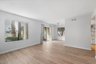 Photo #3: 6669133 Listing 