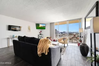 Photo #1: 6669183 Listing