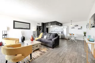 Photo #3: 6669183 Listing