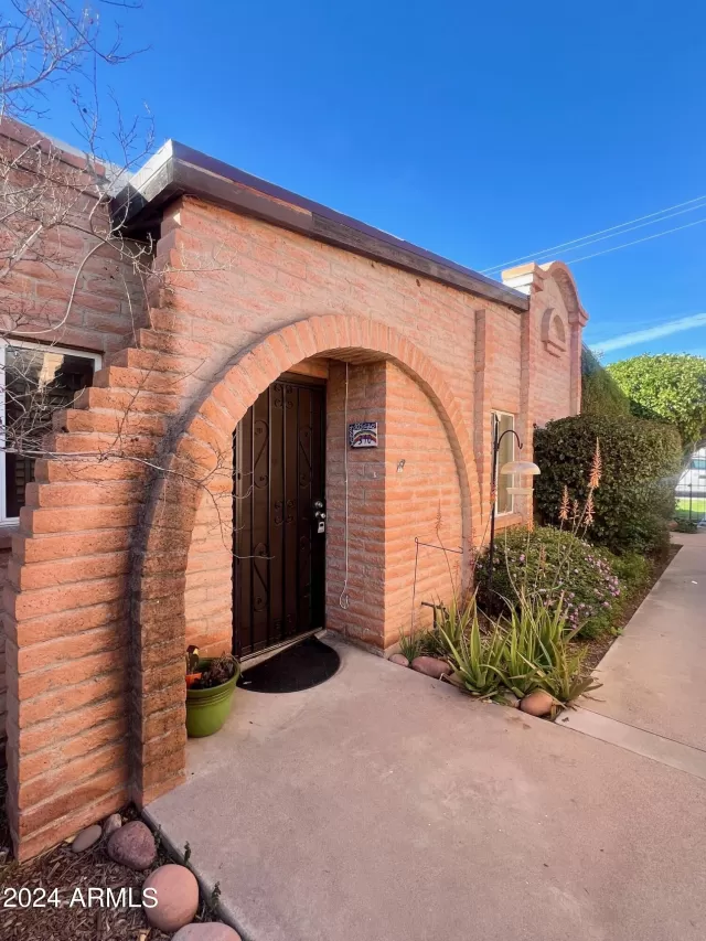 MLS: 6669202 Condo For Sale