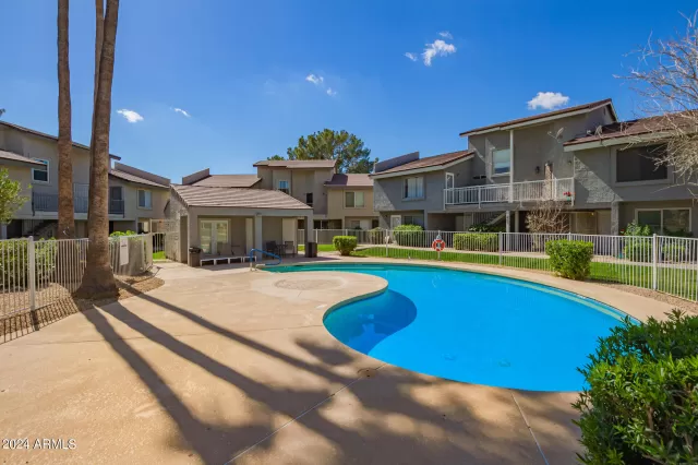 MLS: 6669218 Condo For Sale