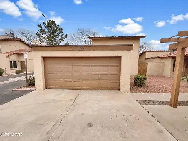 MLS: 6669363 Condo For Sale