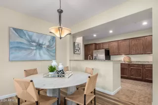 Photo #5: 6669384 Listing