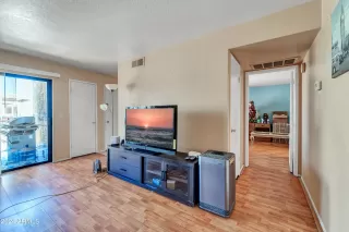 Photo #5: 6669736 Listing