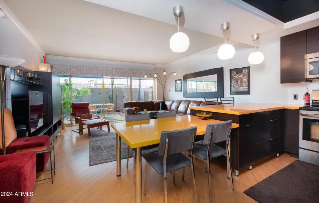 MLS: 6669813 Condo For Sale