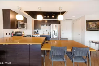 Photo #5: 6669813 Listing