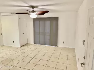 Photo #6: 6669822 Listing