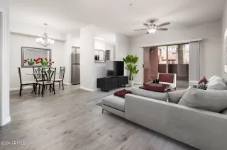 Photo #2: 6669936 Listing