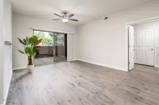 Photo #3: 6669936 Listing