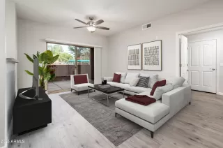 Photo #4: 6669936 Listing