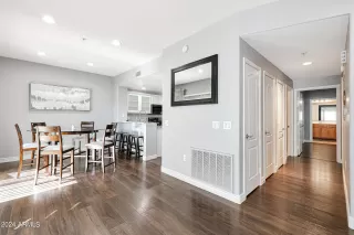 Photo #4: 6670127 Listing