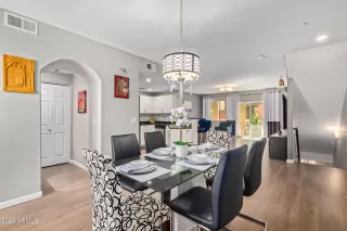 Photo #5: 6670143 Listing