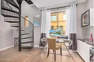 Photo #6: 6670143 Listing