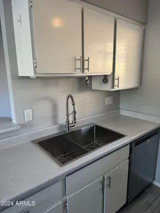 Photo #5: 6670469 Listing