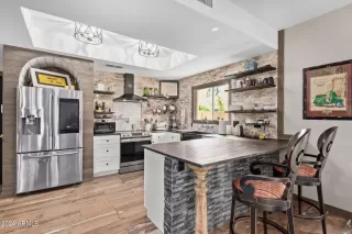 Photo #2: 6670476 Listing