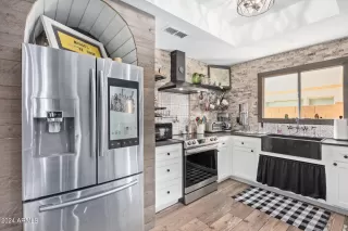 Photo #3: 6670476 Listing