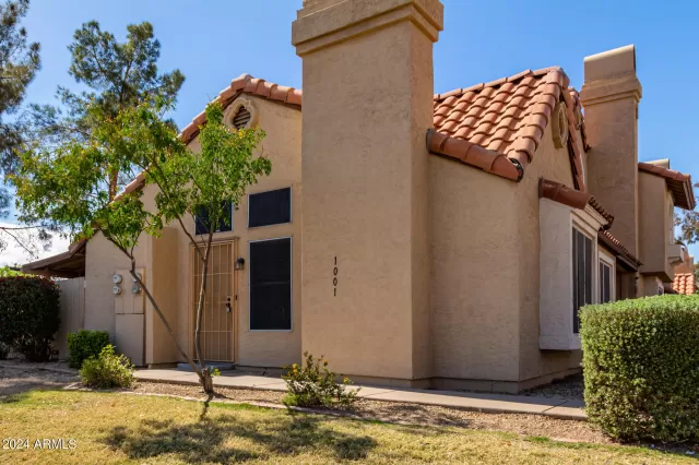 MLS: 6670518 Condo For Sale