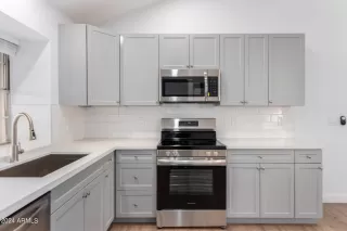 Photo #3: 6670518 Listing