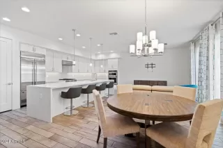 Photo #6: 6670601 Listing