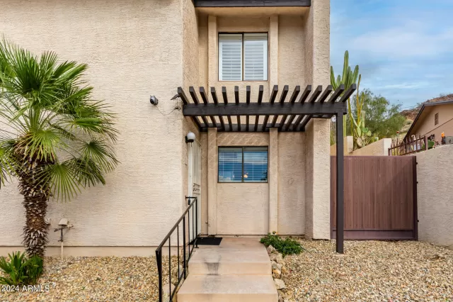 MLS: 6670622 Condo For Sale