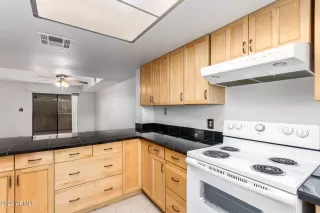 Photo #4: 6670622 Listing