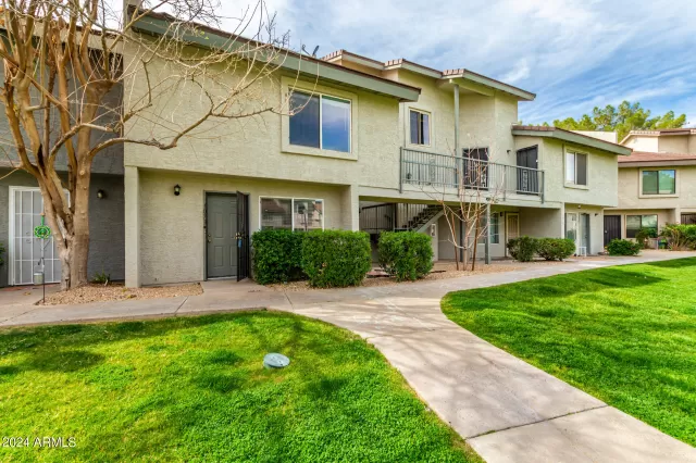 MLS: 6670632 Condo For Sale