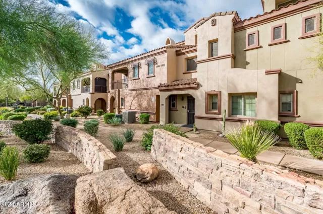 MLS: 6670662 Condo For Sale