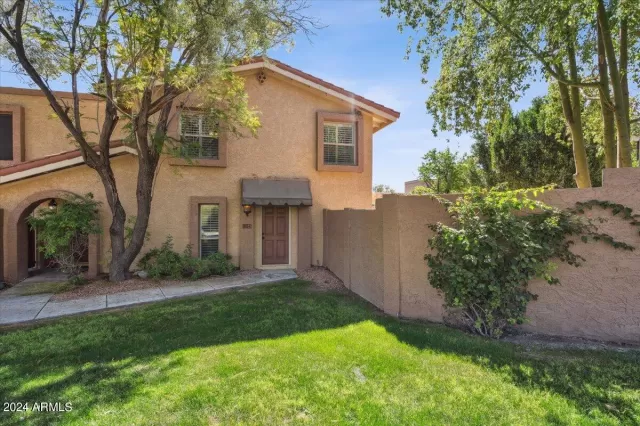 MLS: 6671004 Condo For Sale