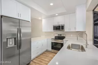 Click for more information on MLS # 6671145 : 1017 E MARYLAND AVENUE#102 More Details about MLS # 6671145 : 1017 E MARYLAND AVENUE#102