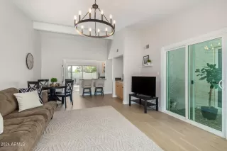 Photo #3: 6671250 Listing