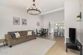 Photo #4: 6671250 Listing