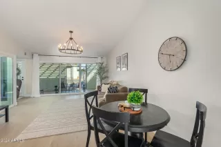 Photo #5: 6671250 Listing