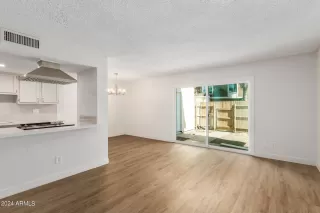 Photo #5: 6671271 Listing 