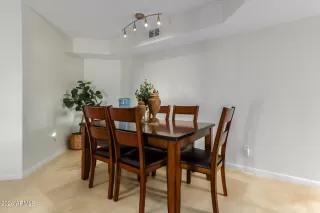 Photo #5: 6671398 Listing