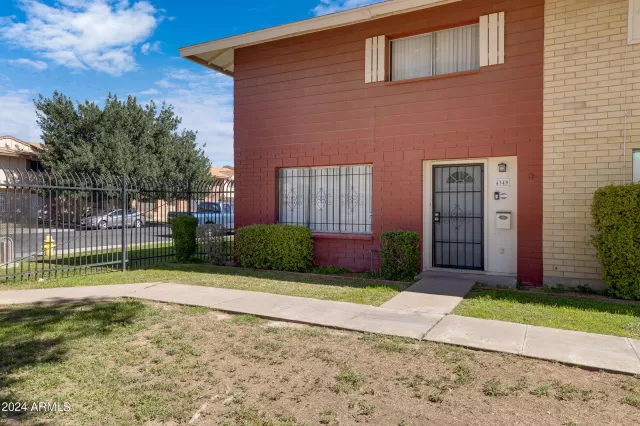 MLS: 6671448 Condo For Sale