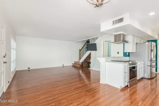 Photo #2: 6671652 Listing 