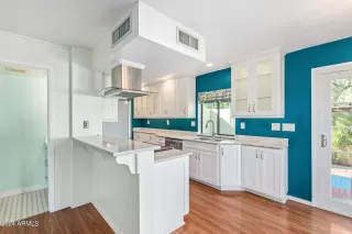 Photo #4: 6671652 Listing 