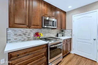 Photo #3: 6671797 Listing