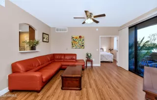 Photo #4: 6671797 Listing