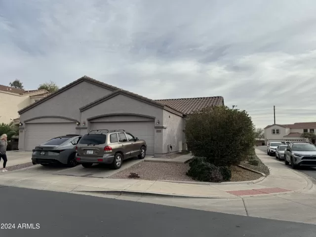 MLS: 6672072 Condo For Sale