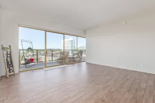 Photo #3: 6672110 Listing