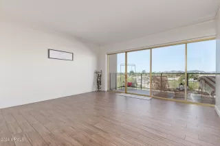 Photo #4: 6672110 Listing