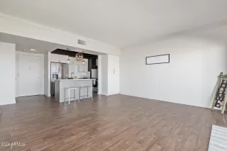 Photo #5: 6672110 Listing