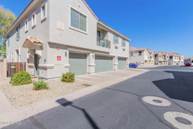 MLS: 6672225 Condo For Sale