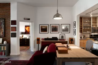 Photo #2: 6672294 Listing